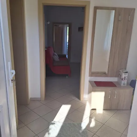 Sandra Apartment *
